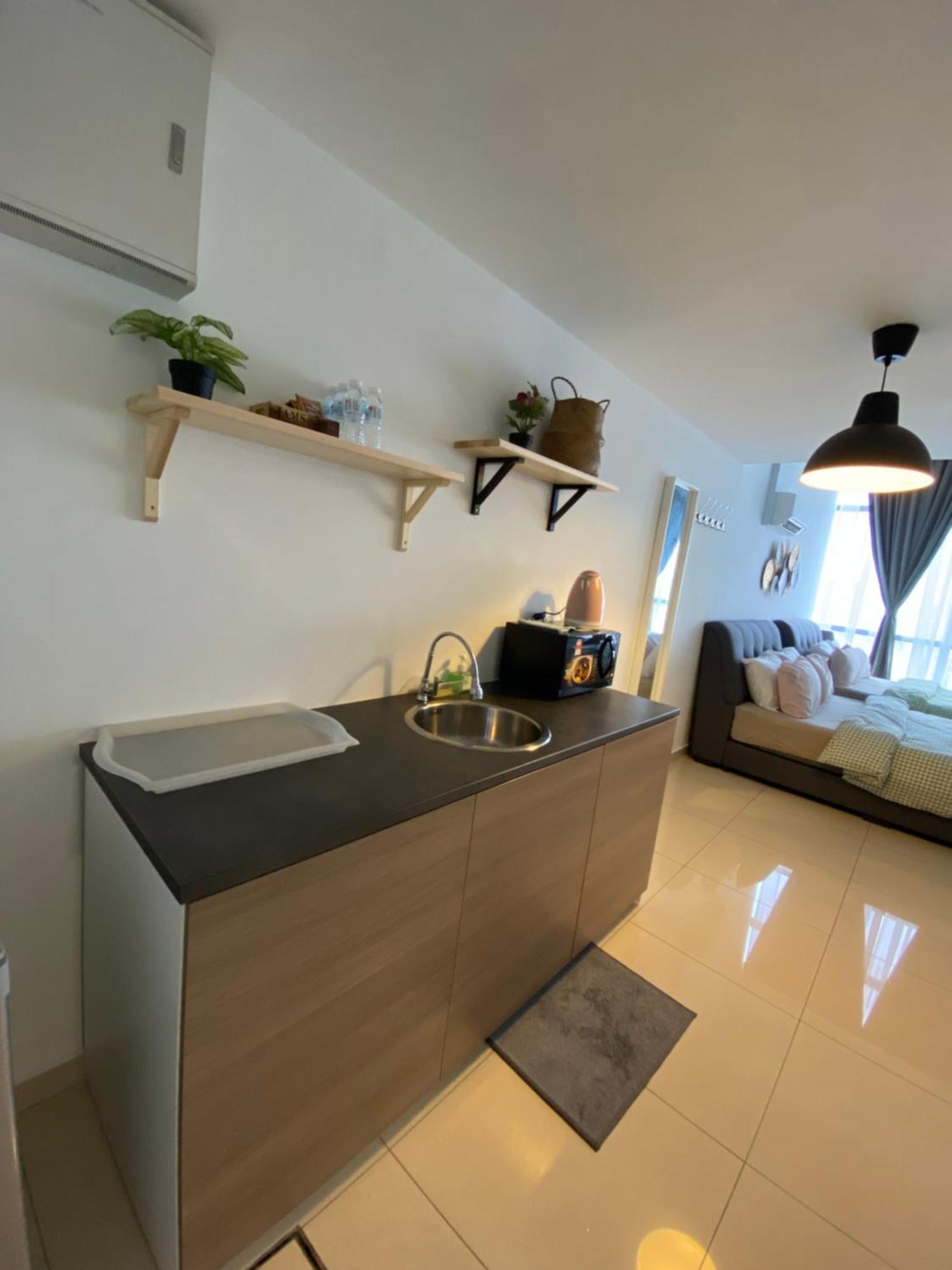 Chrisenbel Suites - Pinnacle PJ Petaling Jaya Extérieur photo