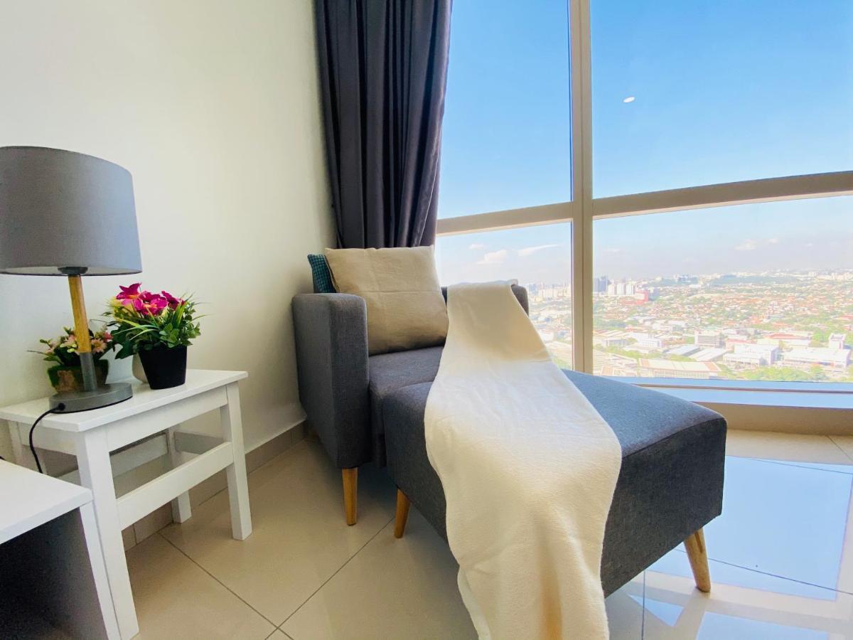 Chrisenbel Suites - Pinnacle PJ Petaling Jaya Extérieur photo