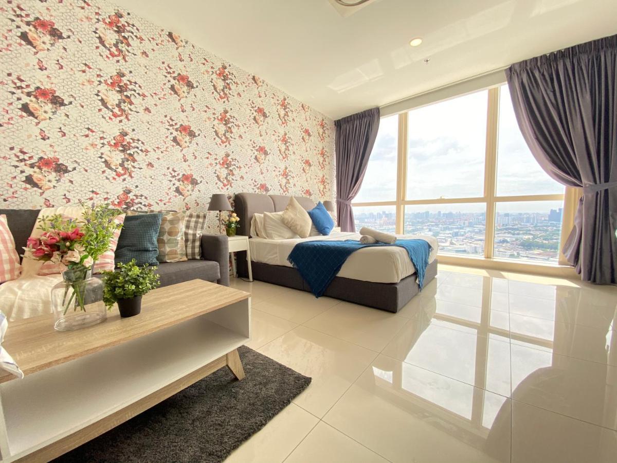 Chrisenbel Suites - Pinnacle PJ Petaling Jaya Extérieur photo