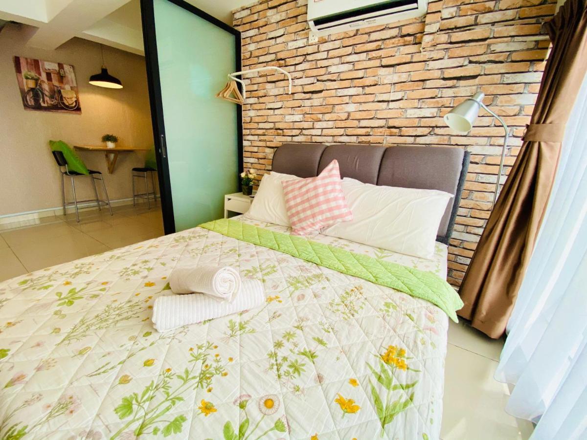 Chrisenbel Suites - Pinnacle PJ Petaling Jaya Extérieur photo