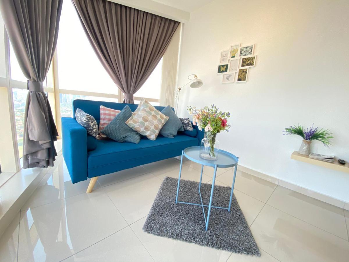 Chrisenbel Suites - Pinnacle PJ Petaling Jaya Extérieur photo